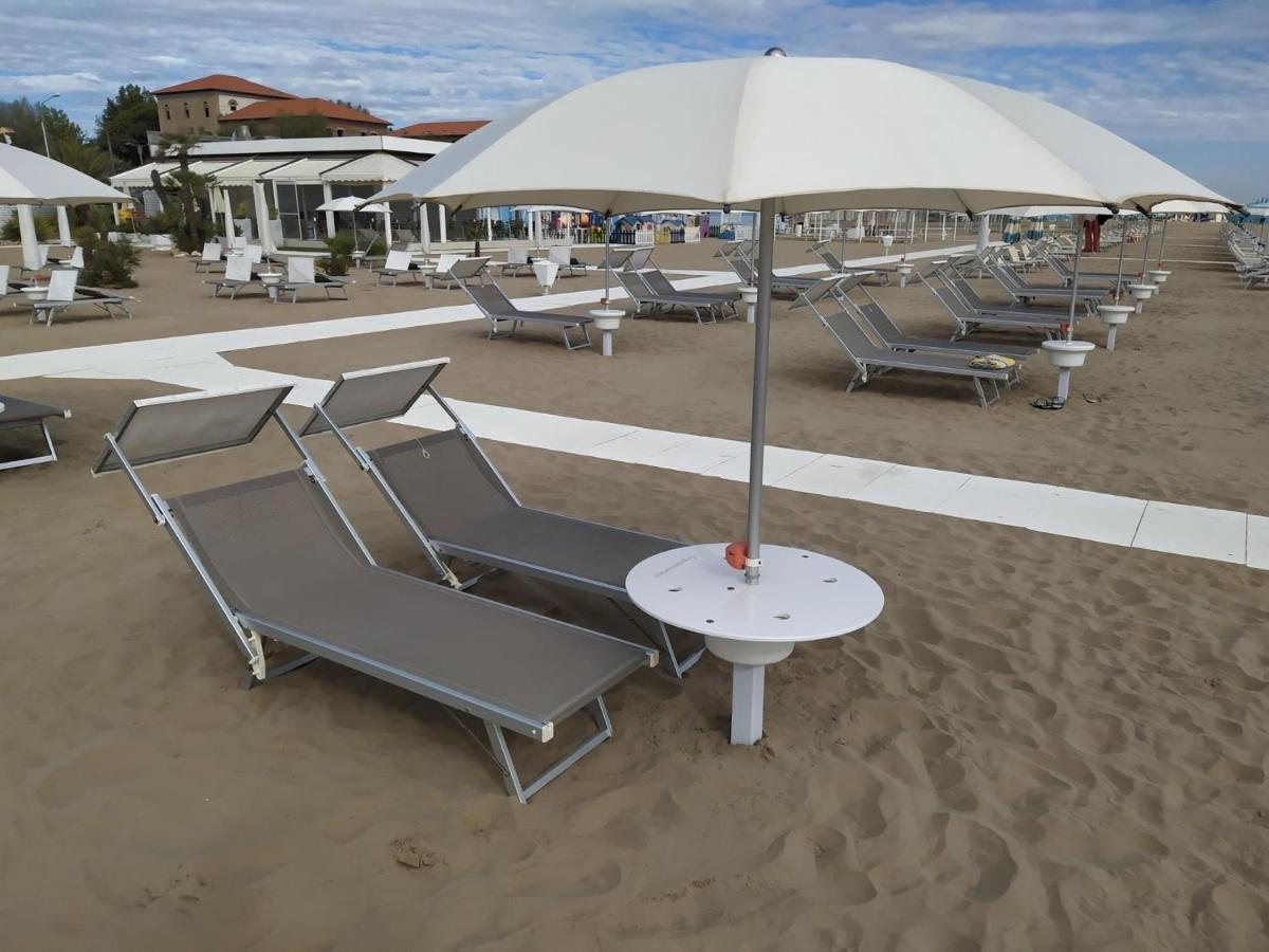 Hotel Naica Ρίμινι Εξωτερικό φωτογραφία