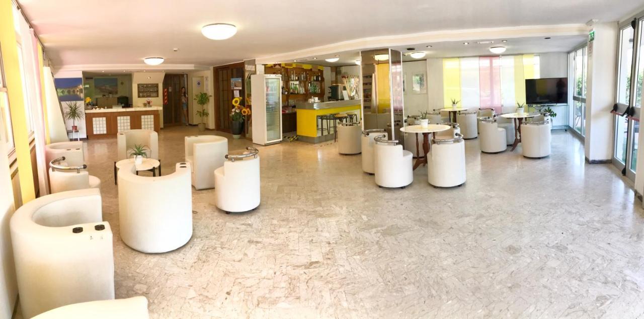 Hotel Naica Ρίμινι Εξωτερικό φωτογραφία