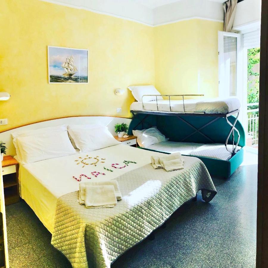Hotel Naica Ρίμινι Εξωτερικό φωτογραφία