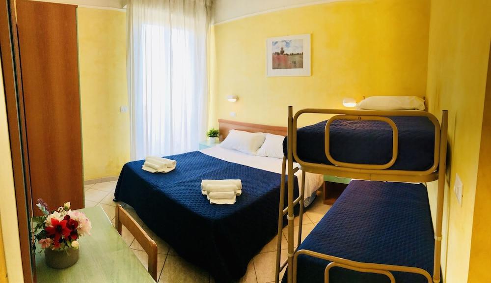 Hotel Naica Ρίμινι Εξωτερικό φωτογραφία