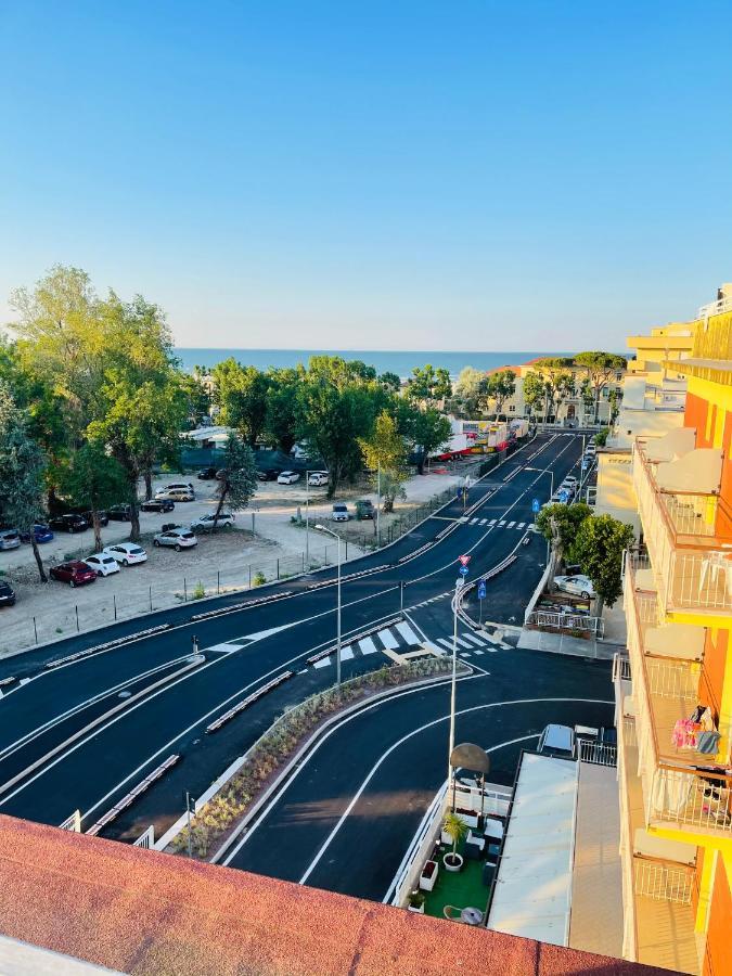 Hotel Naica Ρίμινι Εξωτερικό φωτογραφία