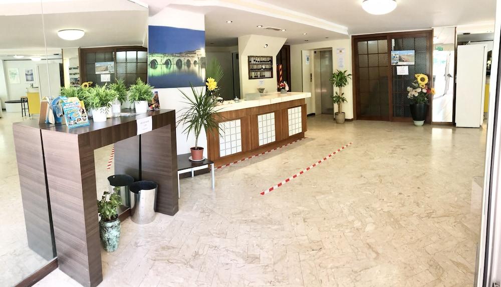 Hotel Naica Ρίμινι Εξωτερικό φωτογραφία