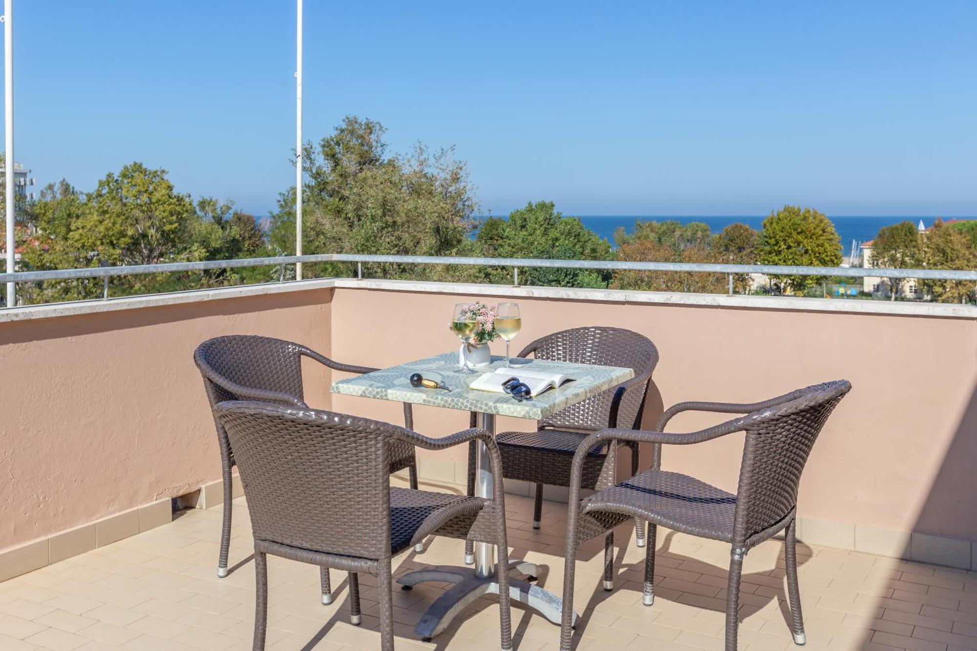 Hotel Naica Ρίμινι Εξωτερικό φωτογραφία