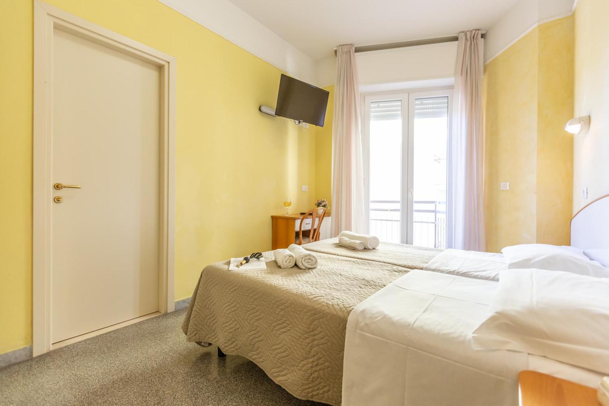 Hotel Naica Ρίμινι Εξωτερικό φωτογραφία