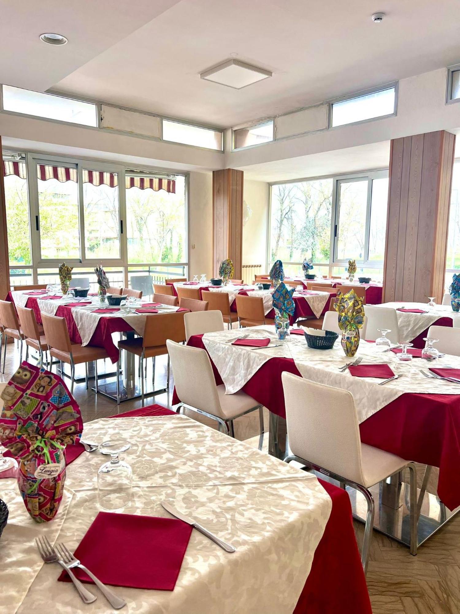 Hotel Naica Ρίμινι Εξωτερικό φωτογραφία