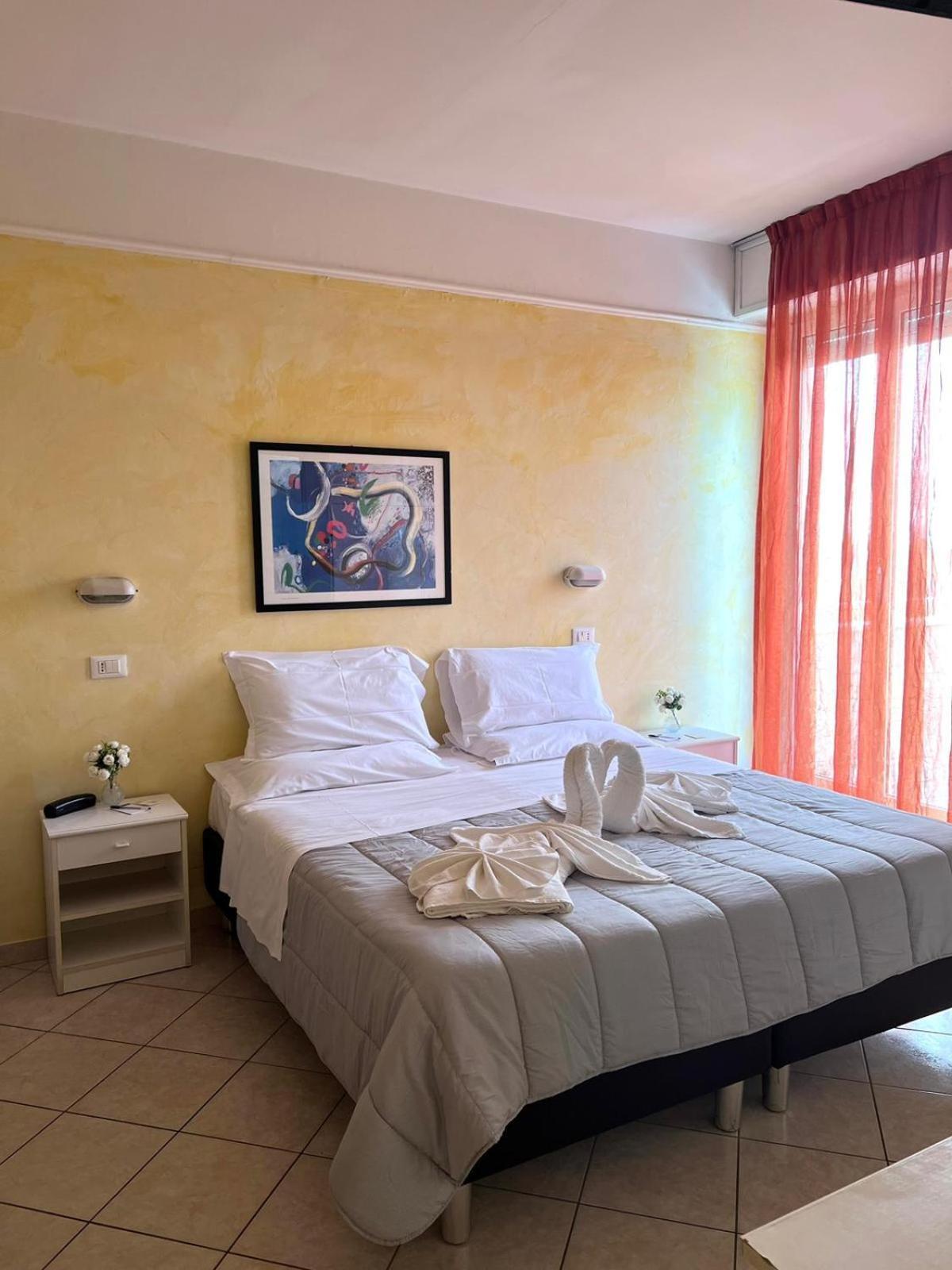 Hotel Naica Ρίμινι Εξωτερικό φωτογραφία