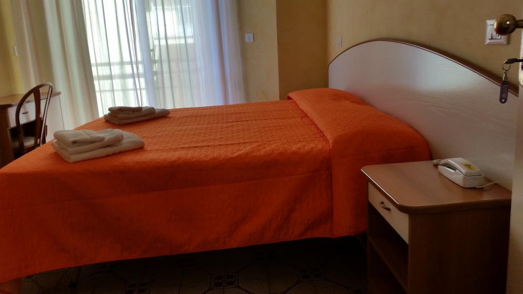Hotel Naica Ρίμινι Δωμάτιο φωτογραφία