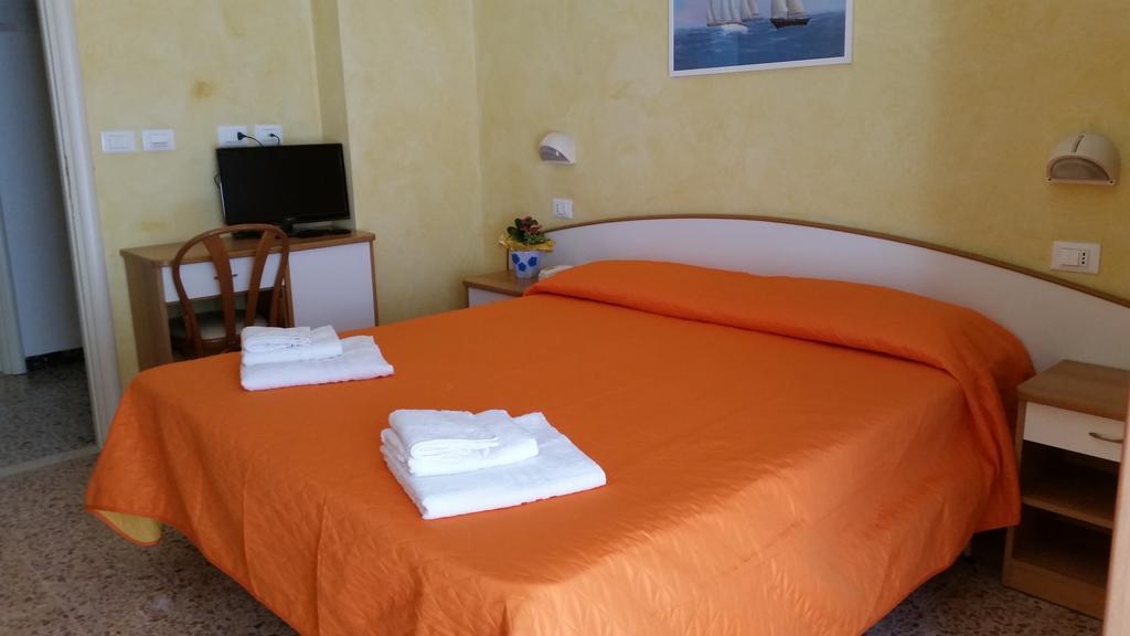 Hotel Naica Ρίμινι Δωμάτιο φωτογραφία