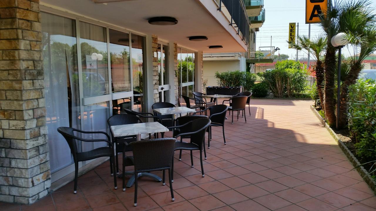 Hotel Naica Ρίμινι Εξωτερικό φωτογραφία