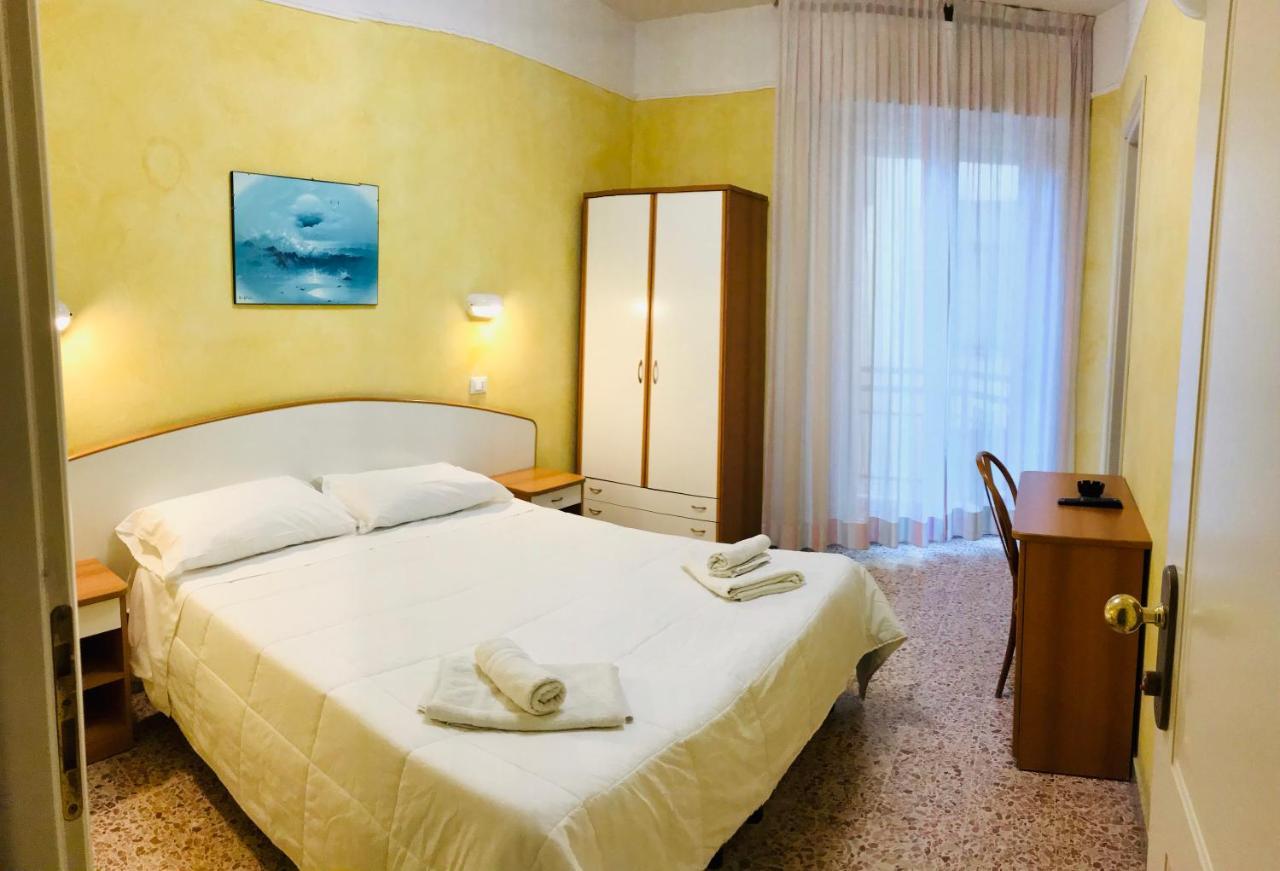 Hotel Naica Ρίμινι Εξωτερικό φωτογραφία