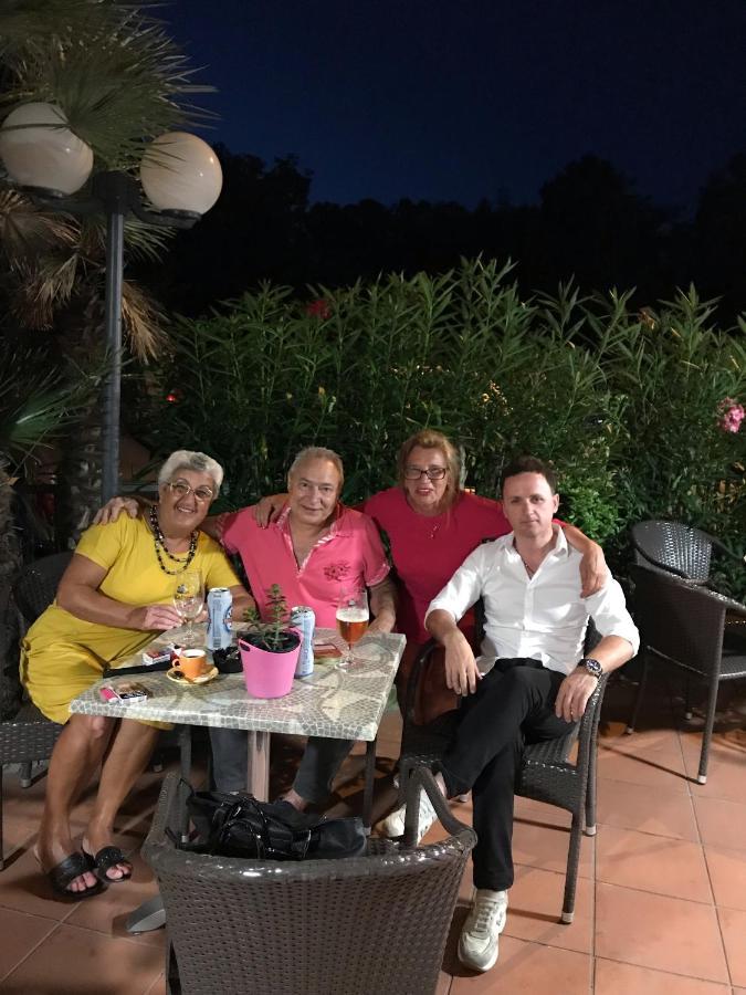 Hotel Naica Ρίμινι Εξωτερικό φωτογραφία